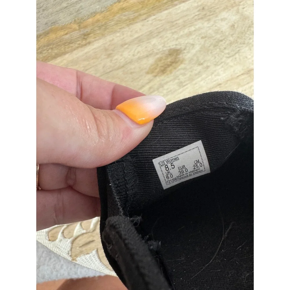 Vans Classic Slip-On Black Canvas Sneakers Womens 8.5 VN000EYEBKA Low Top Skate